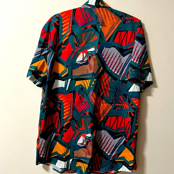 Size M printed shirt, 100% polyester material from SHEIN neverworn - Picture 2 of 2